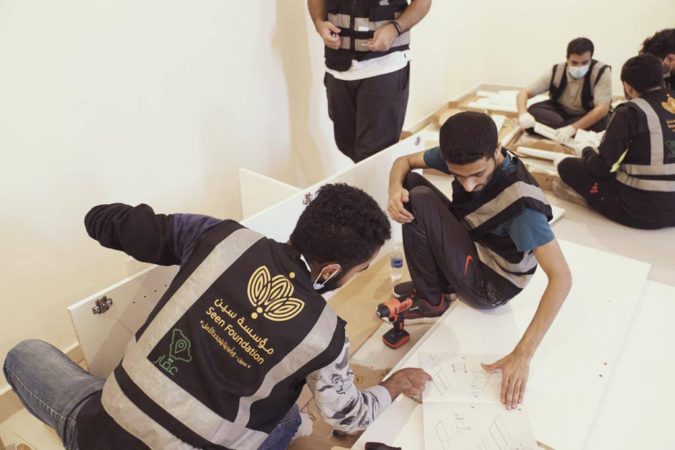 فريق سين في أحد منازل الأسر المتعففة - تطبيق عقار